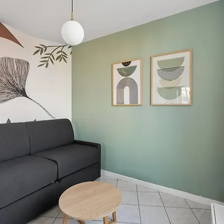 Lejlighed Renovated Apartment, 2 Steps From The Metro *